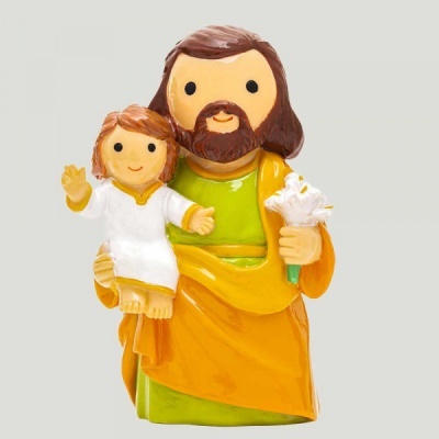 Figura decorativa de homem com criança em túnicas coloridas segurando flores