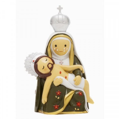 Figura religiosa estilizada de Nossa Senhora com o menino Jesus