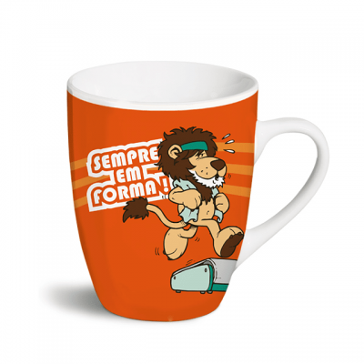 Caneca branca e laranja com ilustração de leão a correr e texto