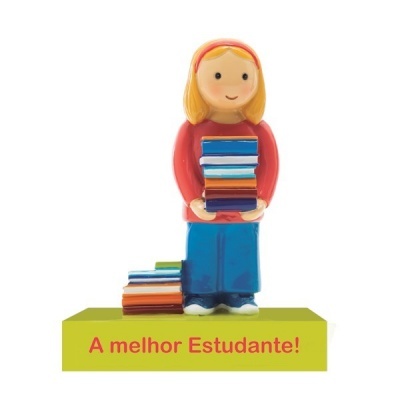 Figura decorativa de estudante com livros e base com texto A melhor Estudante!