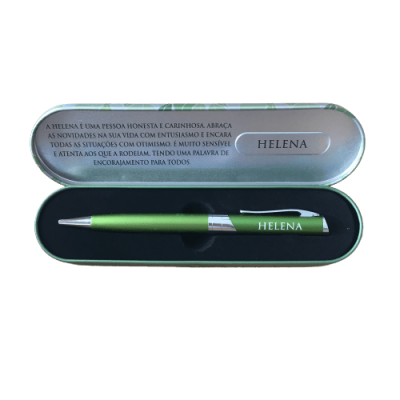 Estojo metálico com caneta verde personalizada com o nome Helena