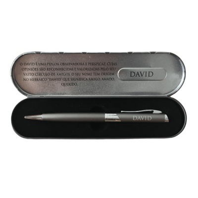 Caneta metálica prateada com nome DAVID em caixa metálica prateada