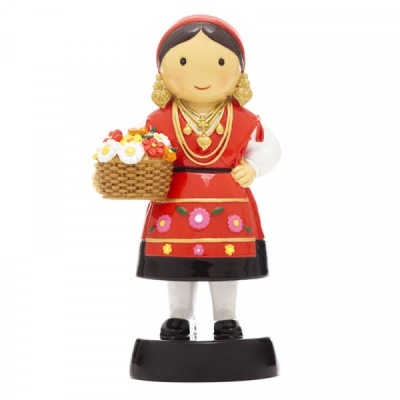 Estatueta mulher vestuário tradicional vermelho a branco com cesto flores
