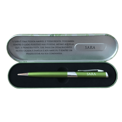 Conjunto caneta verde com estojo e texto personalizado para Sara