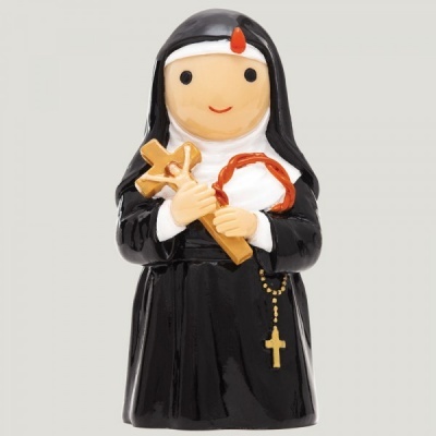 Figura decorativa de freira com hábito preto segurando cruz e rosário