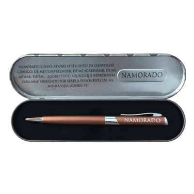 Caneta castanha com estojo metálico prateado e mensagem para namorado.