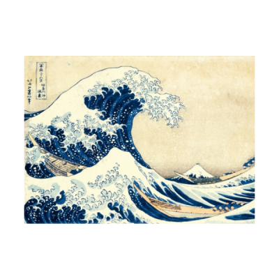 Gravura japonesa de ondas do mar gigantes em tons azuis e bege com barcos e montanha ao fundo