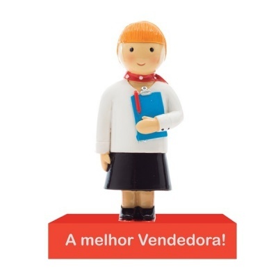 Figura decorativa de mulher com cabelo laranja a segurar uma prancha azul
