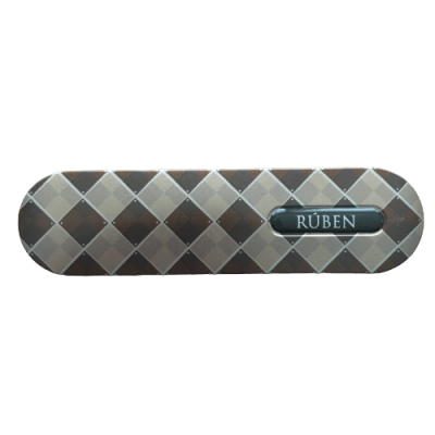 Estojo de óculos xadrez castanho com etiqueta RÚBEN