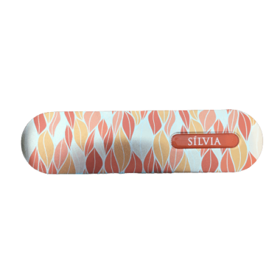 Estojo para óculos em tecido com padrão colorido e etiqueta com nome