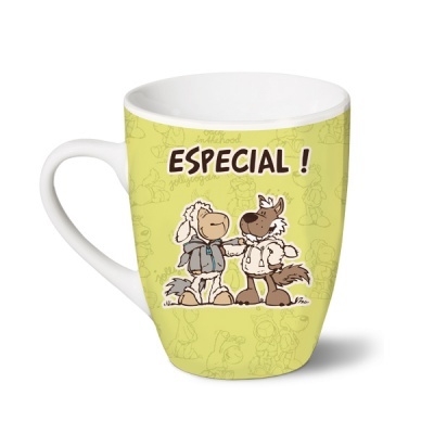 Caneca branca com personagens de cartoon e texto ESPECIAL ! em verde claro