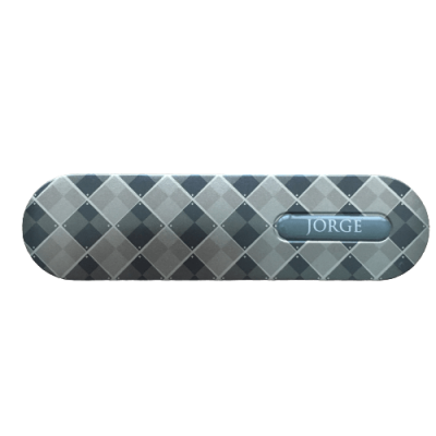 Estojo metálico xadrez cinza e azul com botão azul escrito JORGE