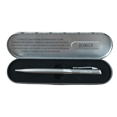 Caneta metálica prateada personalizada com o nome Jorge dentro de caixa metálica cinzenta acolchoada preta