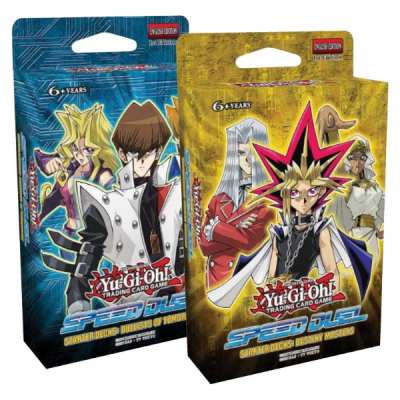 Duas caixas Yu-Gi-Oh! Speed Duel com personagens e cores azul e amarelo