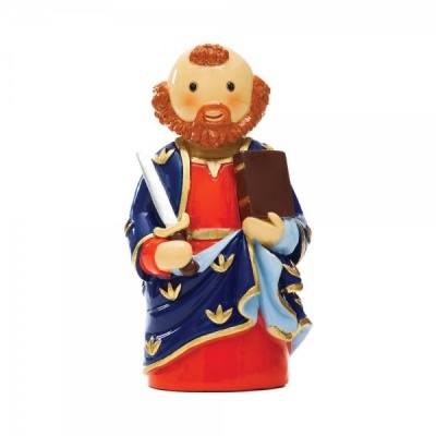 Estatueta decorativa de homem com barba e roupas coloridas segurando livro