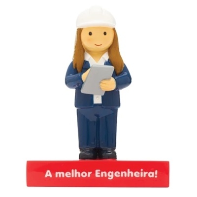 Figura decorativa de engenheira em fato azul com capacete branco e tablet, base vermelha com texto