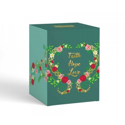 Caixa verde decorativa com design floral e texto Faith Hope Love em dourado