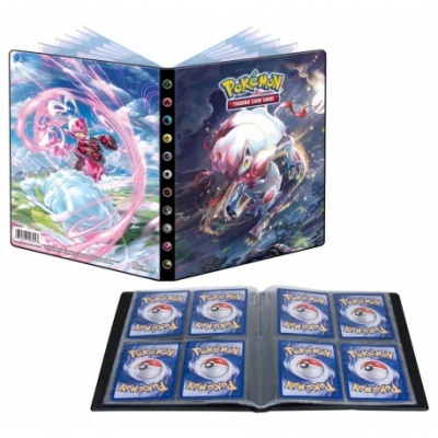 Álbum aberto de cartas Pokémon com capa ilustrada e cartas visíveis nas páginas.