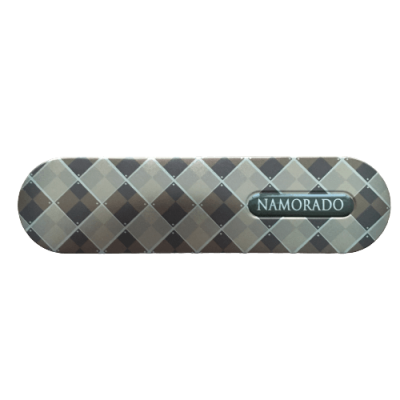 Estojo para óculos cinza com padrão de losangos e texto NAMORADO