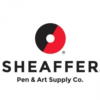 Logótipo SHEAFFER com círculo preto e vermelho e texto Pen & Art Supply Co.