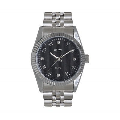 Relógio de pulso metálico prateado com mostrador preto e bracelete em aço inoxidável