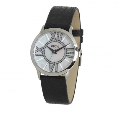 Relógio de pulso com bracelete preta e mostrador branco com números romanos