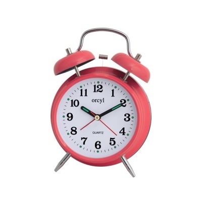 Relógio despertador analógico vermelho com mostrador branco e números pretos
