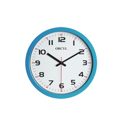 Relógio de parede redondo azul com mostrador branco e números pretos