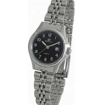 Relógio de pulso prateado com mostrador preto e números brancos