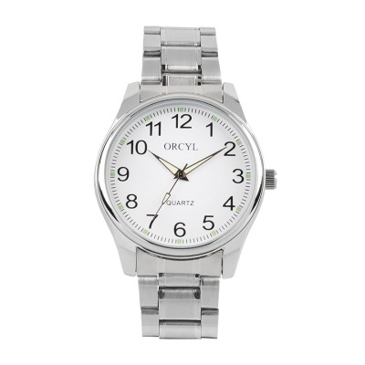 Relógio de pulso prateado com mostrador branco e números pretos