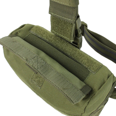 Bolsa tática bege com fecho de velcro e alças ajustáveis