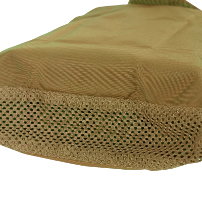 Base de mochila ou bolsa castanha com borda em malha ventilada