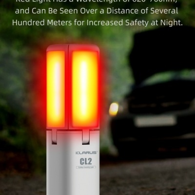 Dispositivo de sinalização de alerta com luz vermelha intermitente em estrada