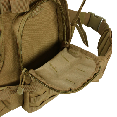 mochila tática castanha clara com zíper e alças ajustáveis