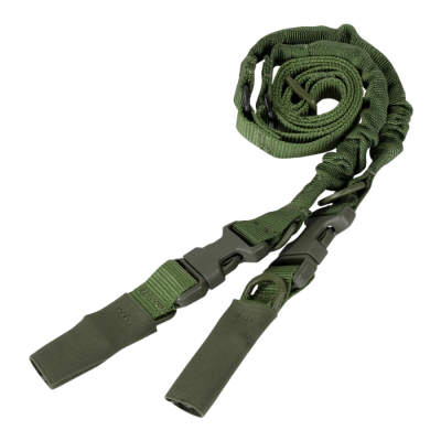 Correia tática verde com fivelas plásticas sobre fundo preto