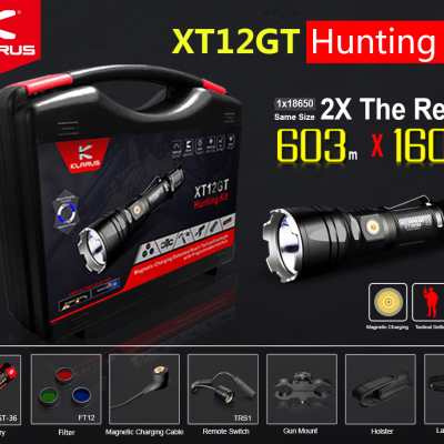 Kit de caça Klarus XT12GT com lanterna, bateria, filtros, cabos, suporte, clipe, cordão e estojo rígido preto