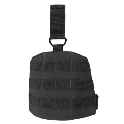Proteção táctica preta em tecido com alças em velcro e anel metálico