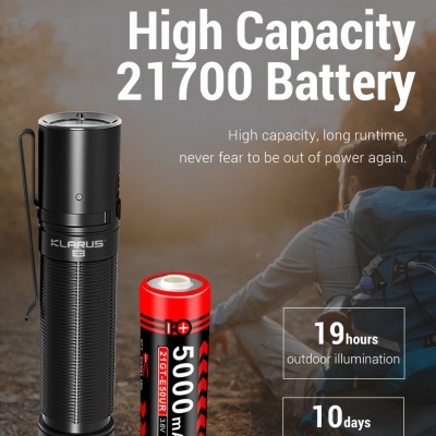 Lanterna preta metálica com bateria vermelha 21700 5000 mAh e texto informativo