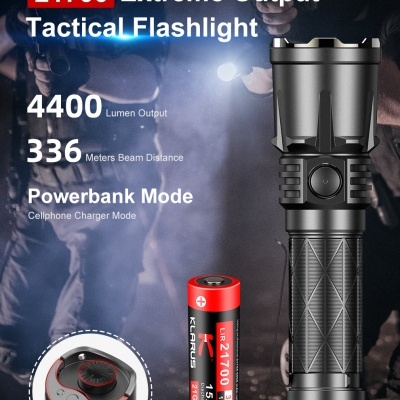 Lanterna tática preta XT21X PRO com bateria 21700 e detalhes de especificações