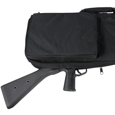 Bolsa preta para transporte com compartimentos distintos