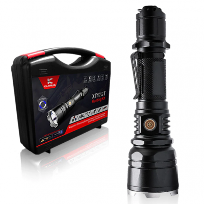 Lanterna táctica preta com estojo rígido preto e vermelho