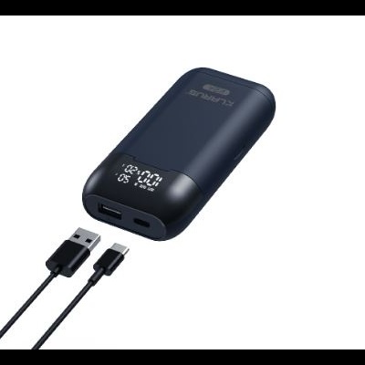 Bateria portátil preta com ecrã digital e cabos USB e USB-C