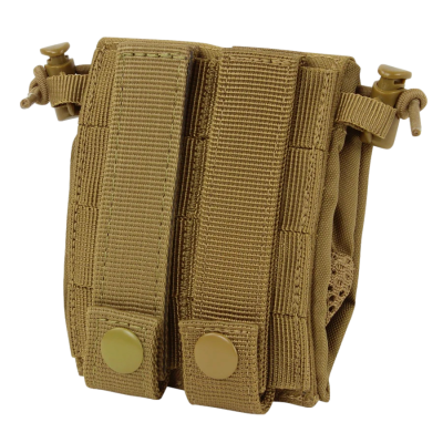 Bolsa tática bege com alças largas e botões de fecho