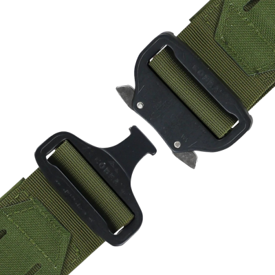 Cinto tático verde-oliva com fivela preta e texto 'AOR1'