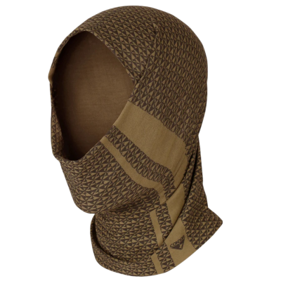 Balaclava castanha e bege com padrão geométrico e selo COOP