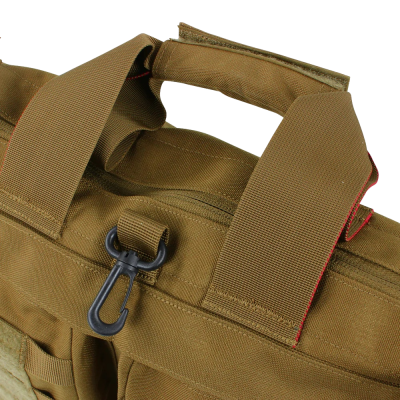 Mala castanha clara com alças e mosquetão preto