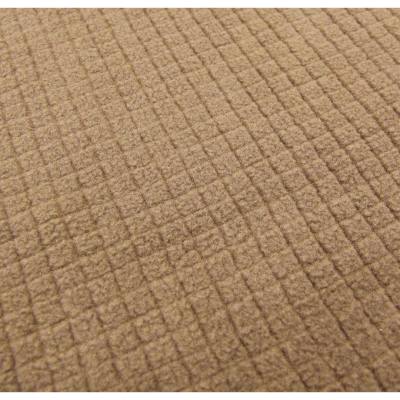 Tecido castanho claro com padrão de linhas e textura felpuda