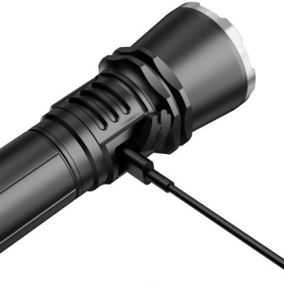 Lanterna preta com entrada USB para carregamento