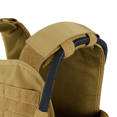 Colete tático bege com alças acolchoadas e tiras de velcro