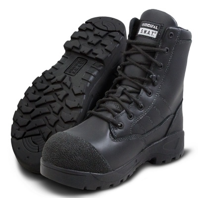 Botas táticas pretas com sola robusta e etiqueta ORIGINAL S.W.A.T.